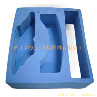 海綿內(nèi)托對(duì)各行各業(yè)產(chǎn)品起到絕緣、密封、防震、防塵、填充、隔音、固定，能夠保護(hù)包裝產(chǎn)品在運(yùn)輸過程中安然無恙，起到保護(hù)產(chǎn)品的一個(gè)作用，同時(shí)可以美化產(chǎn)品，提升產(chǎn)品檔次。