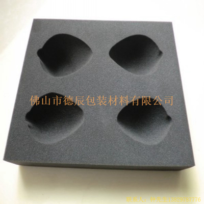 海綿內(nèi)托對(duì)各行各業(yè)產(chǎn)品起到絕緣、密封、防震、防塵、填充、隔音、固定，能夠保護(hù)包裝產(chǎn)品在運(yùn)輸過程中安然無恙，起到保護(hù)產(chǎn)品的一個(gè)作用，同時(shí)可以美化產(chǎn)品，提升產(chǎn)品檔次。