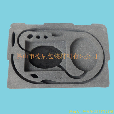 海綿內(nèi)托對(duì)各行各業(yè)產(chǎn)品起到絕緣、密封、防震、防塵、填充、隔音、固定，能夠保護(hù)包裝產(chǎn)品在運(yùn)輸過(guò)程中安然無(wú)恙，起到保護(hù)產(chǎn)品的一個(gè)作用，同時(shí)可以美化產(chǎn)品，提升產(chǎn)品檔次。